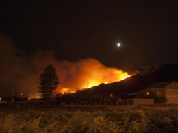 В Испании из-за лесных пожаров эвакуировали жителей 10 городов