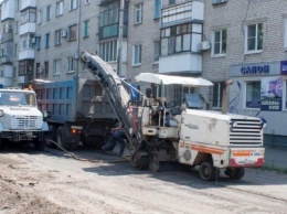 В Славянске ремонтируют еще одну дорогу (фотофакт)