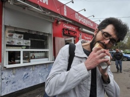 Мэр Челябинска запретил прихожанам есть в храмах шаурму