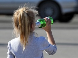 Дети чаще стали травиться домашним алкоголем