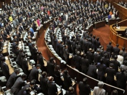 Правительство Японии подало в отставку, новые министры будут назначены в четверг