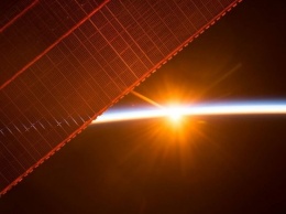 Астронавт МКС сфотографировал удивительный восход Солнца в Космосе