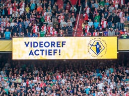 В Нидерландах судья отменил гол после видеоповтора и назначил пенальти в другие ворота (ВИДЕО)