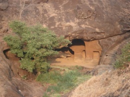 Во время охоты мужчина случайно обнаружил пещеру. Он рискнул войти и не пожалел об этом!