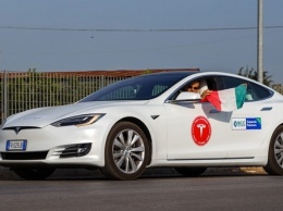Электромобиль Tesla Model S смог преодолеть более 1000 км на одной подзарядке
