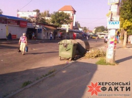 Фотофакт. Херсонская автостанция отпугивает людей