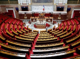 Парламент Франции ужесточил борьбу с кумовством в политике