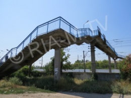 Мост через железнодорожный переезд закроют на ремонт (фото)