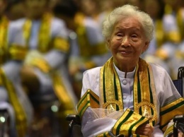 Жительница Таиланда получила диплом бакалавра в 91 год