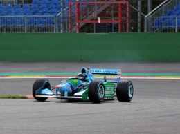 Мик Шумахер осваивается за рулем отцовской Benetton