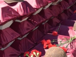 В Криворожском районе торжественно похоронили останки 63-х воинов Красной армии (ФОТО)