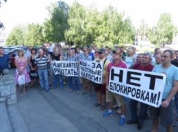 Предприниматели грозят перекрыть дорогу, если их не услышат в Киеве (видео)