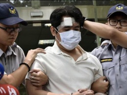 На Тайване мужчина с мечом напал на президентский дворец (фото)