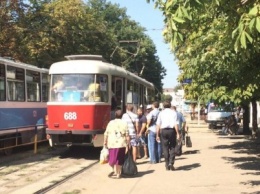 Трамвай в Каменском, жара и мечты о комфорте