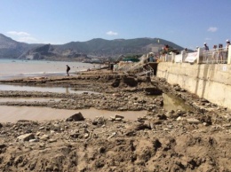 Фильм-катастрофа: пляжи оккупированного Судака "смыли" ливни