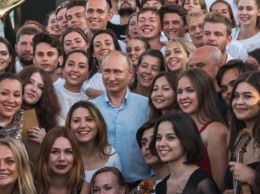"Надо продвигать молодых": о чем говорил Путин на форуме "Таврида"
