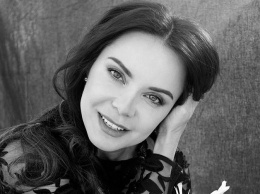 Красавица-украинка: Лилия Подкопаева позирует в стильной вышиванке