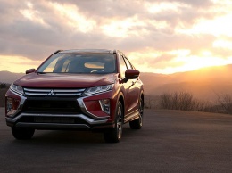 Mitsubishi Eclipse Cross показал двойное солнечное затмение в США