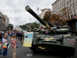 В сети появились фото военной техники с парада ко Дню Независимости