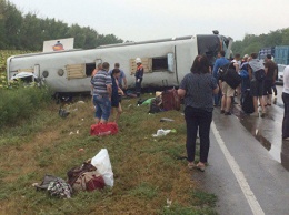 В Ростовской области перевернулся рейсовый автобус. СМИ пишут о 10 погибших