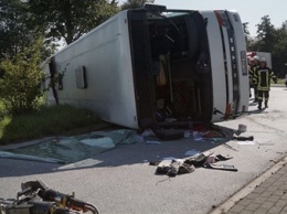 В Германии перевернулся автобус с иностранцами: более 40 пострадавших