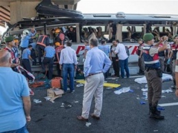 В Анкаре автобус врезался в опору моста, 5 погибших