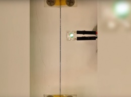 Ученые создали нить, вырабатывающую электричество при натяжении