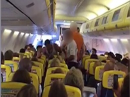 Лайнер лоукостера Ryanair экстренно сел в Бордо из-за буйной компании
