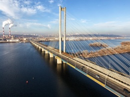 Южный мост в Киеве трещит по швам