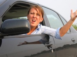 В Запорожье пьяная автомобилистка пыталась выдать себя за пассажира (ВИДЕО)