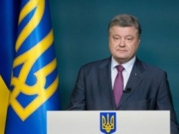 Порошенко поручил правительству с 2018 года ввести порядок въезда граждан РФ по биометрическим паспортам