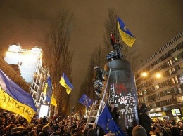В Киеве нашли замену снесенному памятнику Ленину (фото)