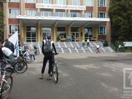 Студенты КНУ в честь нового учебного года устроили велозабег