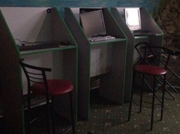 В Запорожье участники общественной организации ночью битами разгромили залы игровых автоматов
