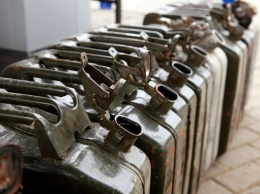В Запорожской области задержали сотрудников депо с 300 литрами топлива