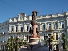 Спустя 10 лет: суд признал незаконным перенос памятника Потемкинцам на Таможенную площадь
