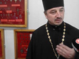 В Музее украинской живописи показывают кресты (ФОТО)