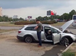 В Запорожье водитель разбил авто из-за пешехода (Видео)