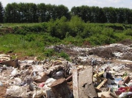 В Доброполье прокуратура требует привести в первоначальное состояние загрязненные земельные участки