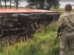 Запорожским военным аплодировали водители на трассе (Видео)