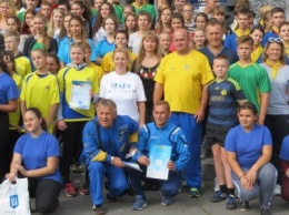 В Покровске прошла общегородская зарядка и церемония награждения отличившихся спортсменов