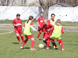 В бердянской ДЮСШ будут развивать женский футбол