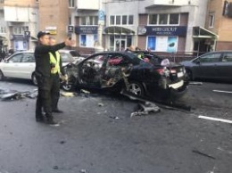 В сети появилось видео момента взрыва автомобиля в Киеве