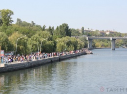 Николаевцам показали парад на воде