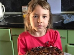 Девочка, оставшаяся сиротой после обстрела Авдеевки, перебралась в Славянск