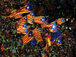 Сотни тысяч каталонцев вышли на акцию за отделение от Испании