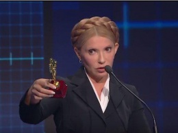 Тимошенко получила Оскар от БПП в эфире "Свободы Слова" и пообещала передать его Порошенко