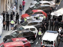 В Испании убийца, который прятал труп в чемодане, зарезал полицейского