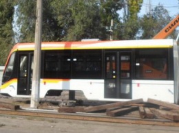 В Каменском проходит тест-драйв опытного образца трамвая днепровского производства