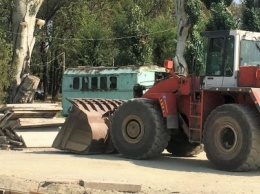 До конца сентября обещают открыть набережную, откуда лучше всего видны выбросы промышленного гиганта (ФОТО)